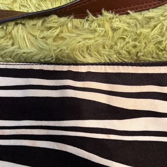 Michael Kors Shoulder Bag Canvas Leather Zebra Animal Print Gold Chain - Picture 10 of 10